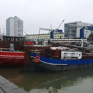 boat-apartment-rotterdam.utrechthotels.net/