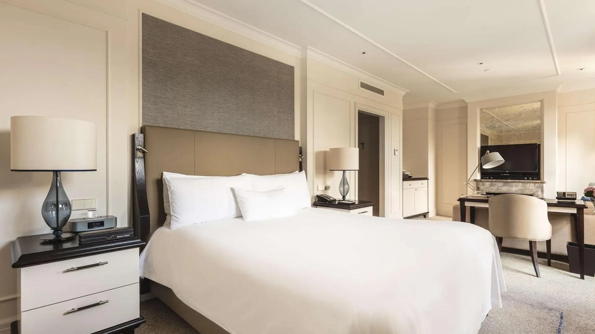 Hotel Waldorf Astoria Amsterdam 5*,